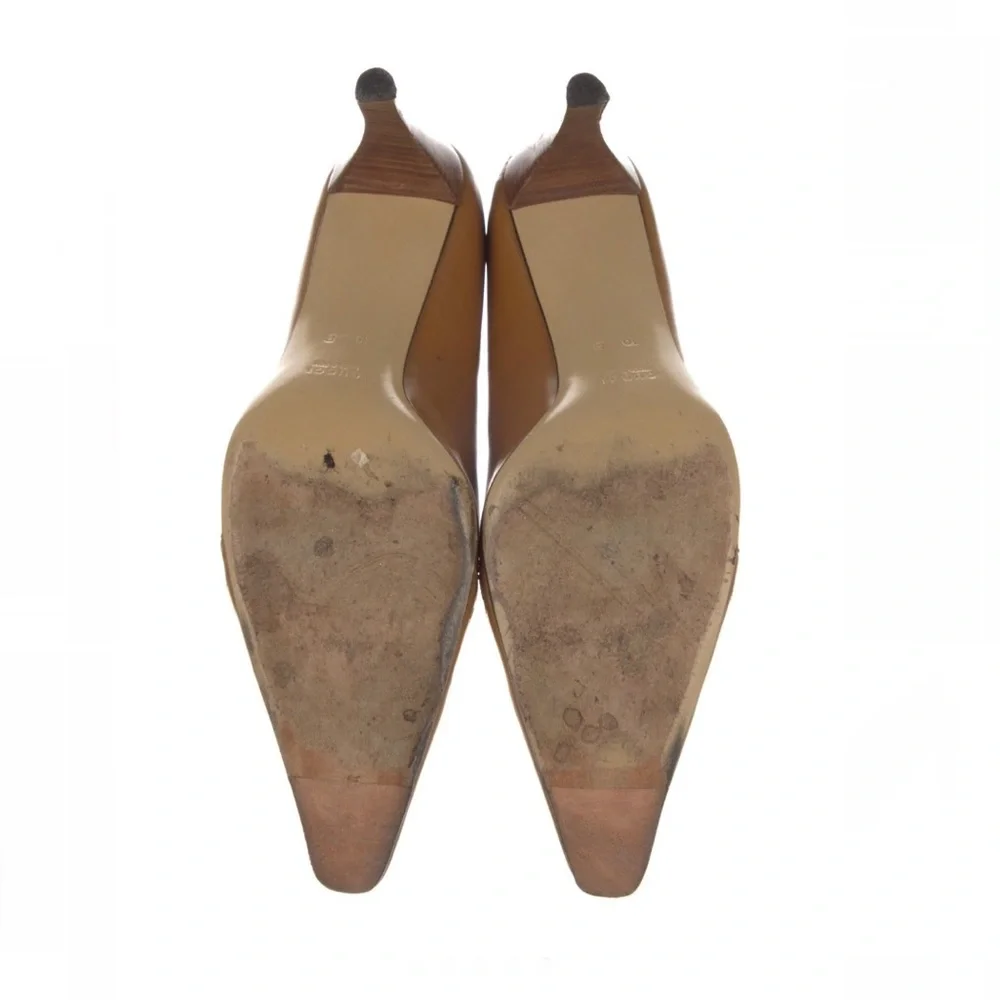 Gucci Leather Eyelet Trim Pumps - Picture 6 of 9